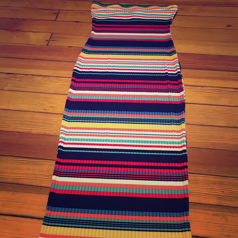 Midi sleeveless colorful dress